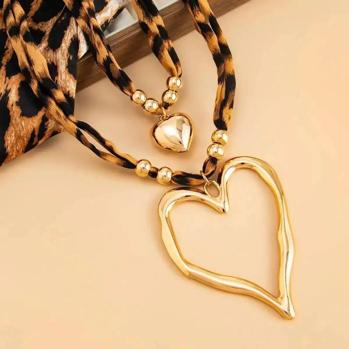 KunJoe 2Pcs/Set Retro Leopard Print Cotton Rope Chain Choker Necklace for Women Punk Big Heart Pendant Necklace Fashion Jewelry
