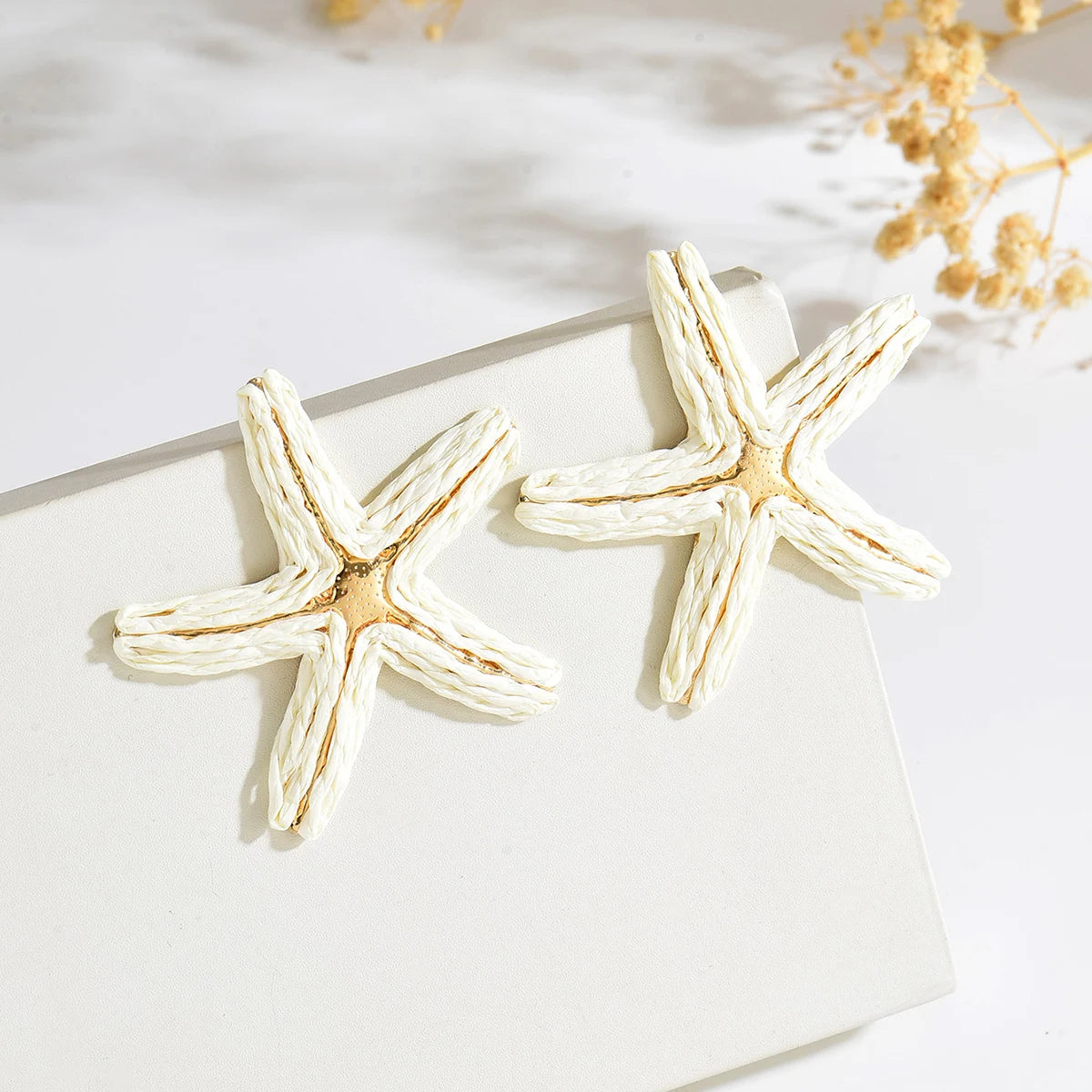 Vibrant Color Straw Woven Starfish Statement Earrings Gold Trim Ocean Star Raffia Ear Studs Bohemian Vacation Gift for Women