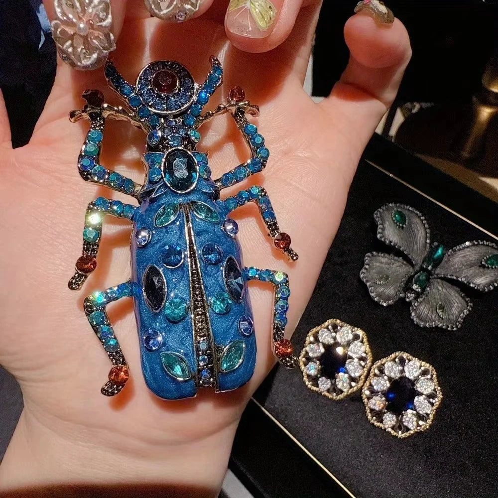 SKEDS Women Full Crystal Exquisite Beetle Brooch Badges Fashion Luxury High-end Elegant Lady Insect Pin Accessories