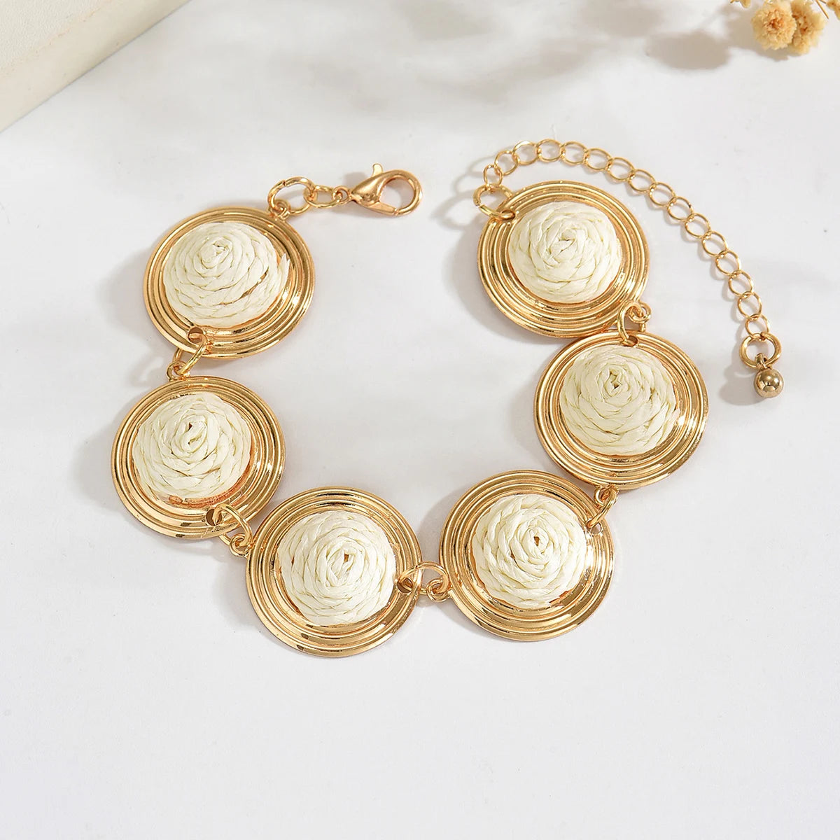Women Handmade Ombre Neutral Tone Straw Woven Bracelet Multi Circle Raffia Disc Linked Bracelet Bohemian Seaside Holiday Accesso