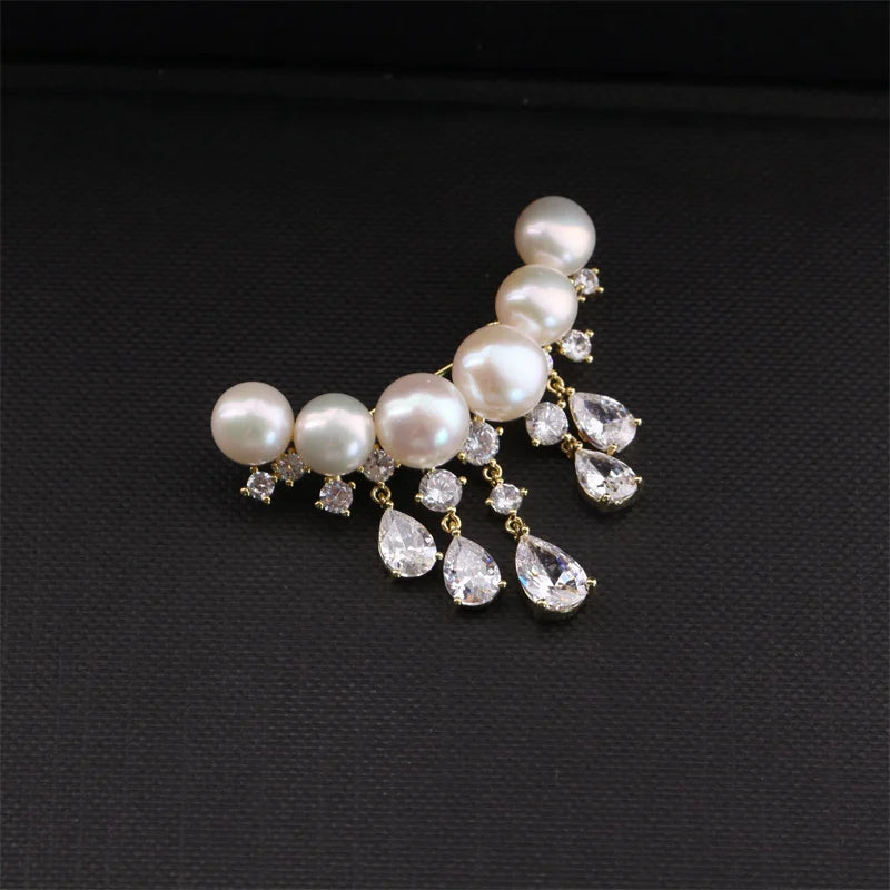 SKEDS Elegant Women  Pearl Pendant Brooch Badges Fashion Classic Laddy Exquisite Crystal Clothing Coat Suit Pin Corsages