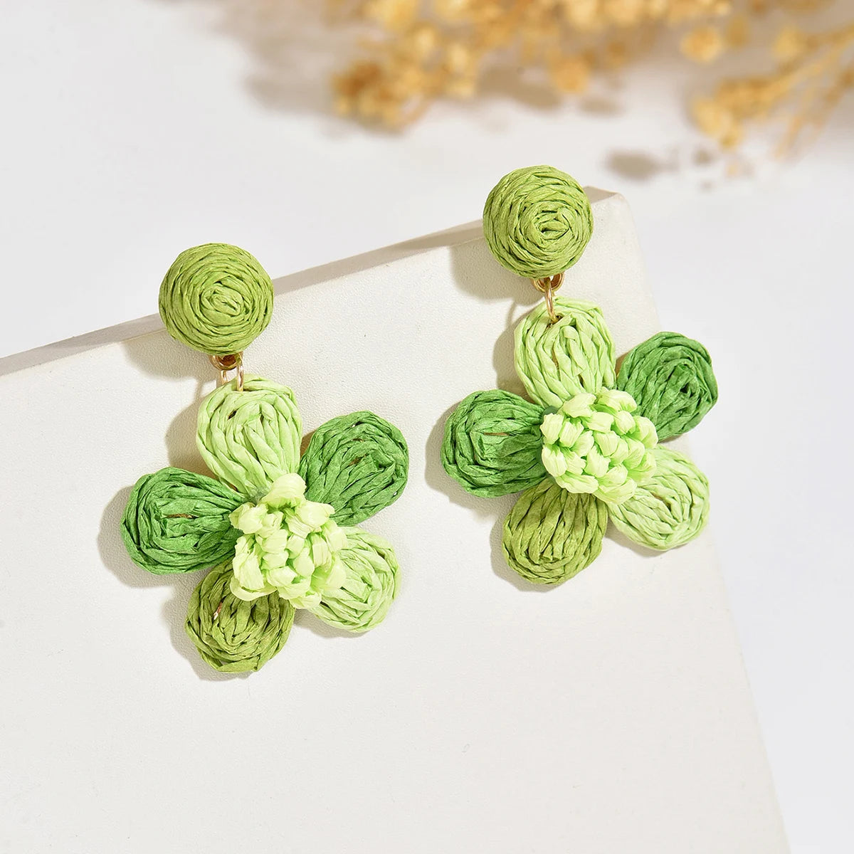 Women Multicolor Woven Straw Daisy Earrings Handmade Raffia Ball Floral Dangling Earrings Bohemian Holiday Party Accessories