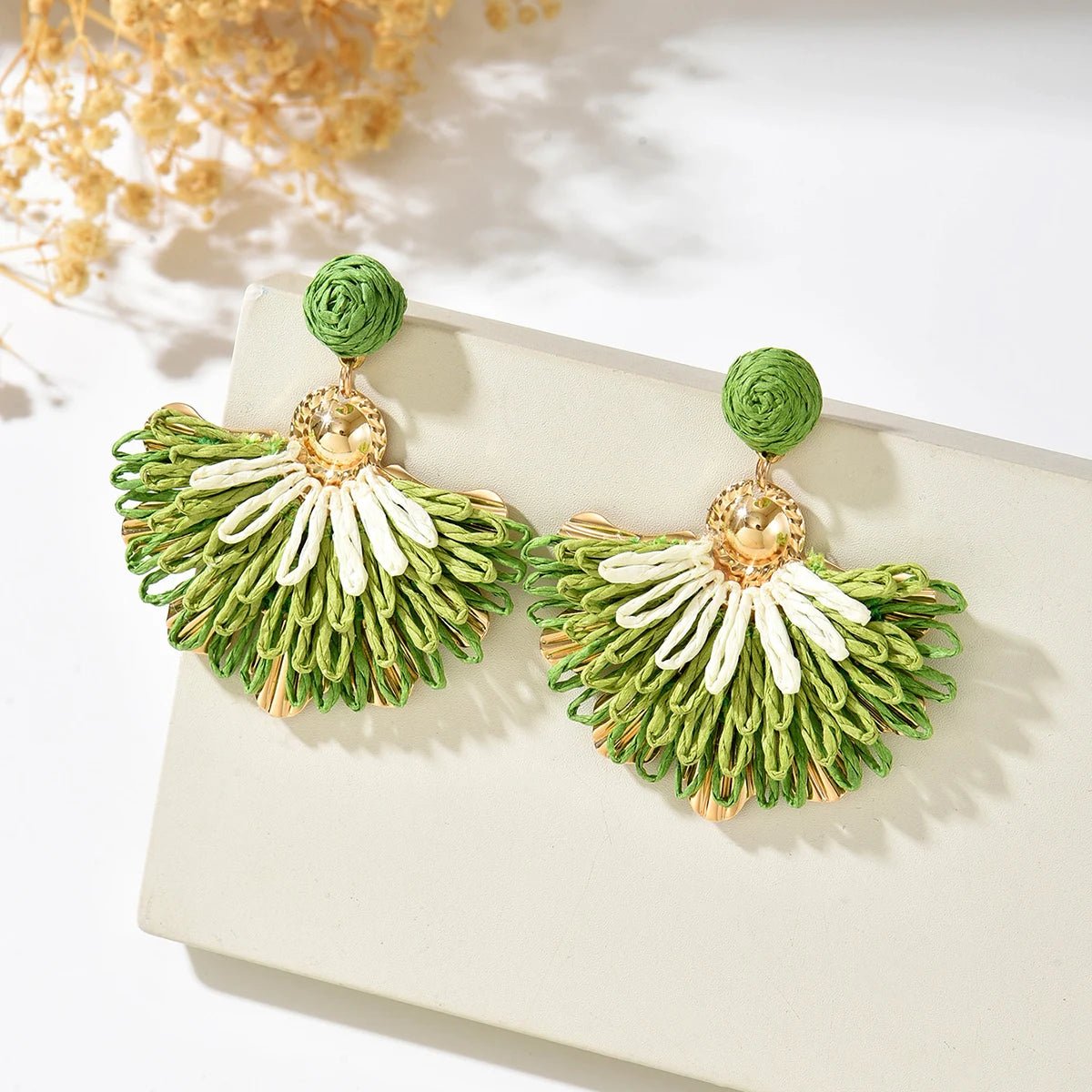 Women Handmade Colorful Straw Fan Fringe Earrings Raffia Ball Stud Gradient Tassel Dangling Earrings Bohemian Holiday Seaside Ac