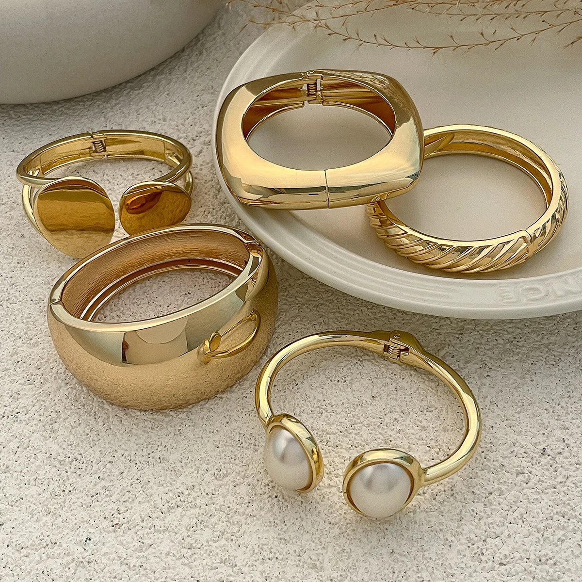 Ingemark Exaggerated Punk Smooth Heavy Metal Chunky Spring Bangles Women Hip Hop Gold Color Arm Bracelet Steampunk Men Jewelry