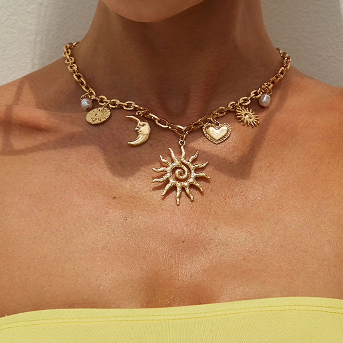 Ingemark 2025 Faddish Vintage Heart Sun Moon Pendant Necklace Trendy Creative Alloy Chains Chokers Necklace Wed Bridal Jewelry