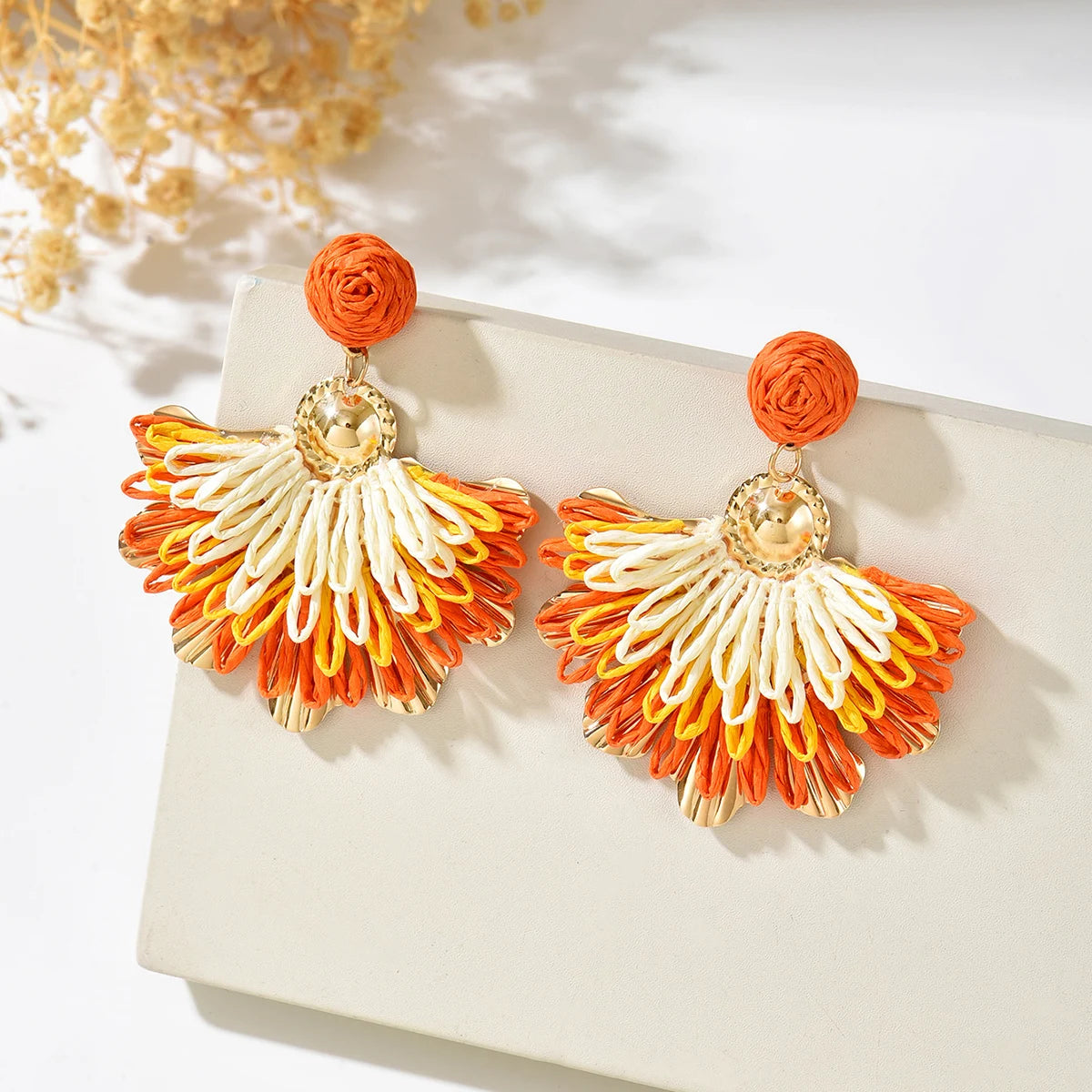 Women Handmade Colorful Straw Fan Fringe Earrings Raffia Ball Stud Gradient Tassel Dangling Earrings Bohemian Holiday Seaside Ac
