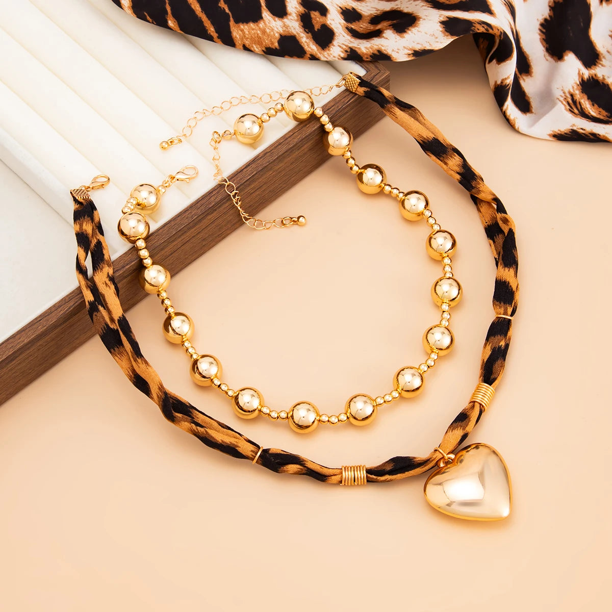 Salircon 2 Styles Trendy Leopard Print Chain Large Heart Pendant Necklace Women Punk CCB Beaded Choker Daily Wear Jewelry Gifts