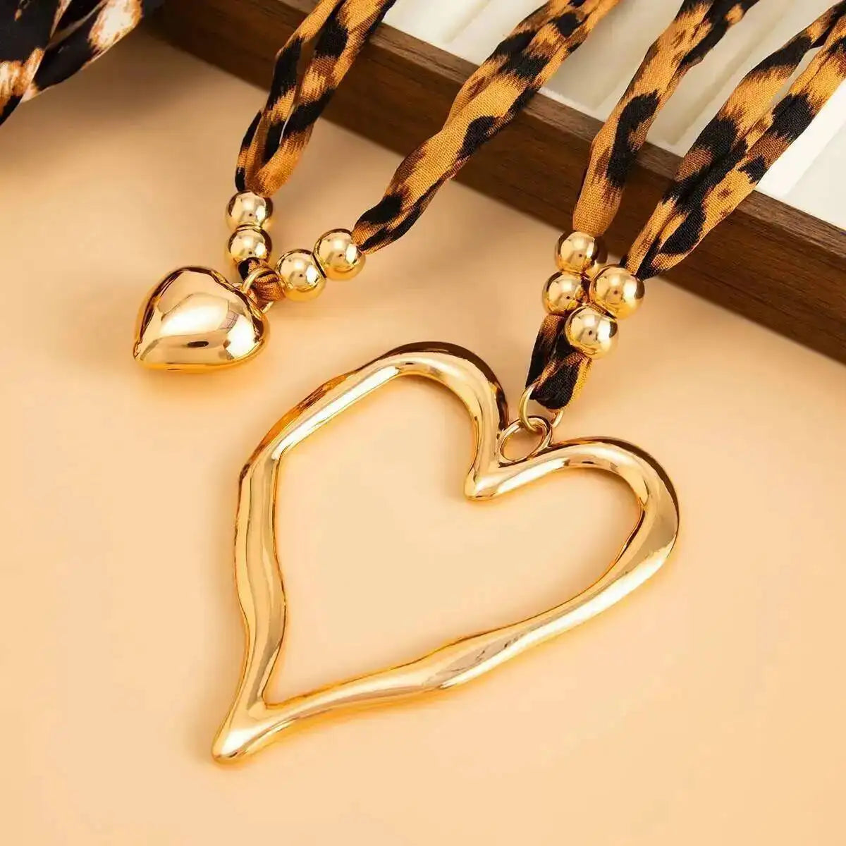 KunJoe 2Pcs/Set Retro Leopard Print Cotton Rope Chain Choker Necklace for Women Punk Big Heart Pendant Necklace Fashion Jewelry