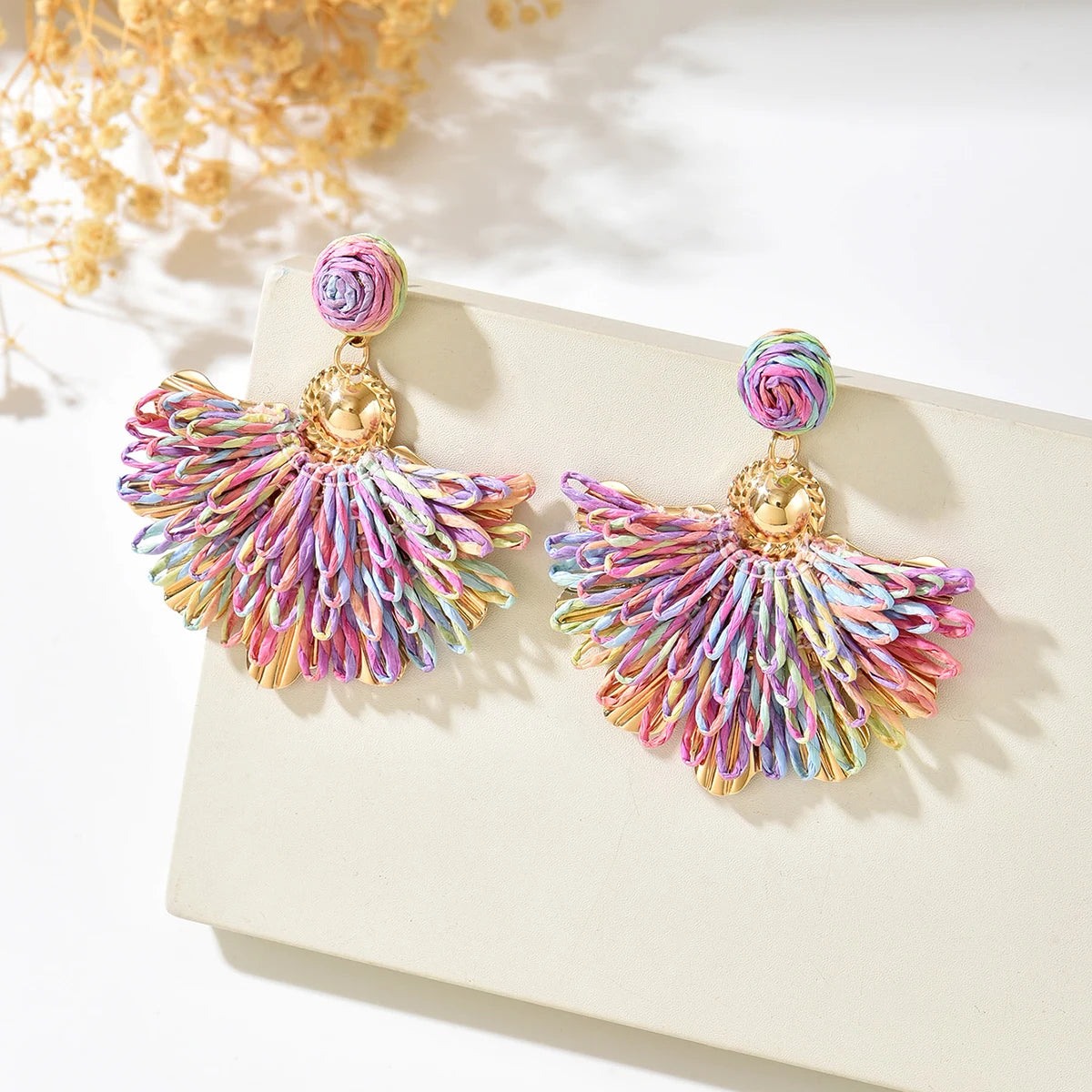 Women Handmade Colorful Straw Fan Fringe Earrings Raffia Ball Stud Gradient Tassel Dangling Earrings Bohemian Holiday Seaside Ac