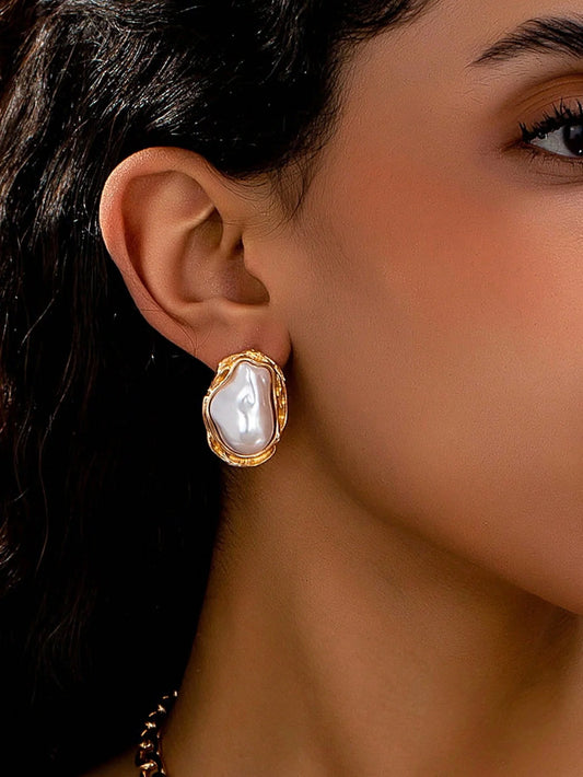 A Pair of European and American Style Retro Baroque Irregular Pearl Earrings for Women, Light Luxury Gold Irregular Pearl Ear Jewelry, Unique Design Elegant Earrings, Gift for Girlfriend